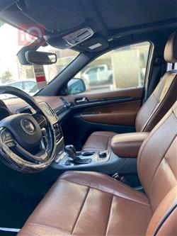 جیپ گراند شیرۆکی